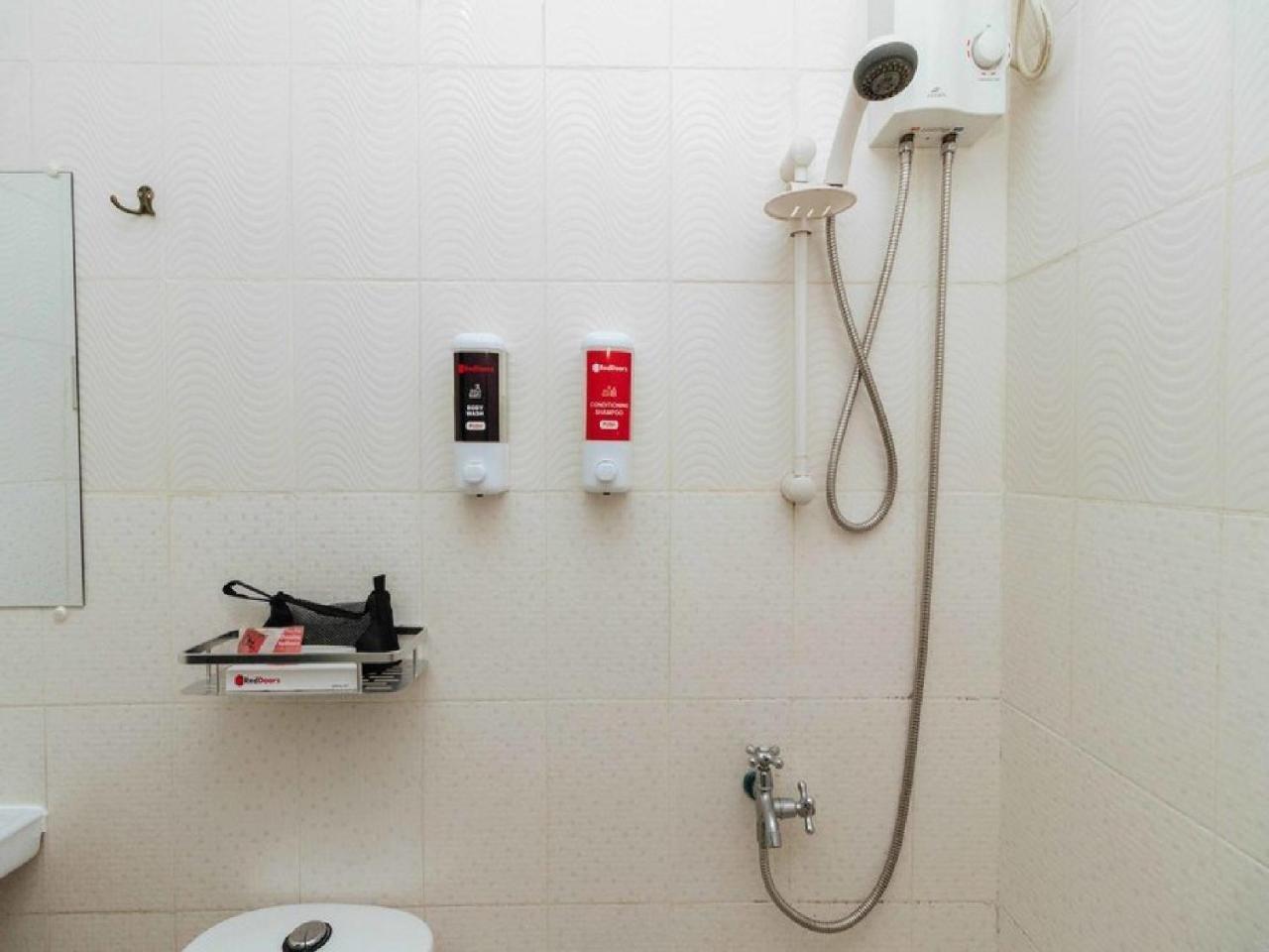 Reddoorz Plus @ Tayuman Manila Ngoại thất bức ảnh