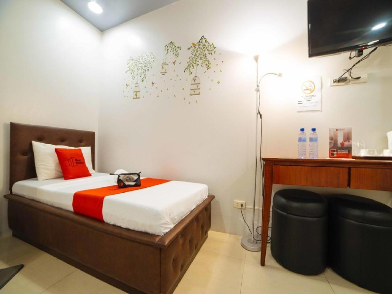 Reddoorz Plus @ Tayuman Manila Ngoại thất bức ảnh
